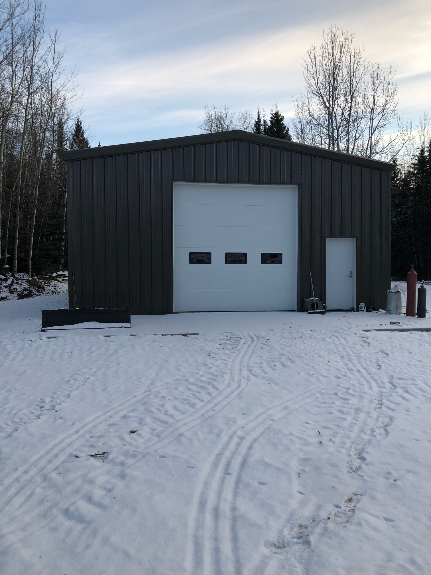 T 40′ x 16′ x 40′ 13 T 40 x 16 x 40