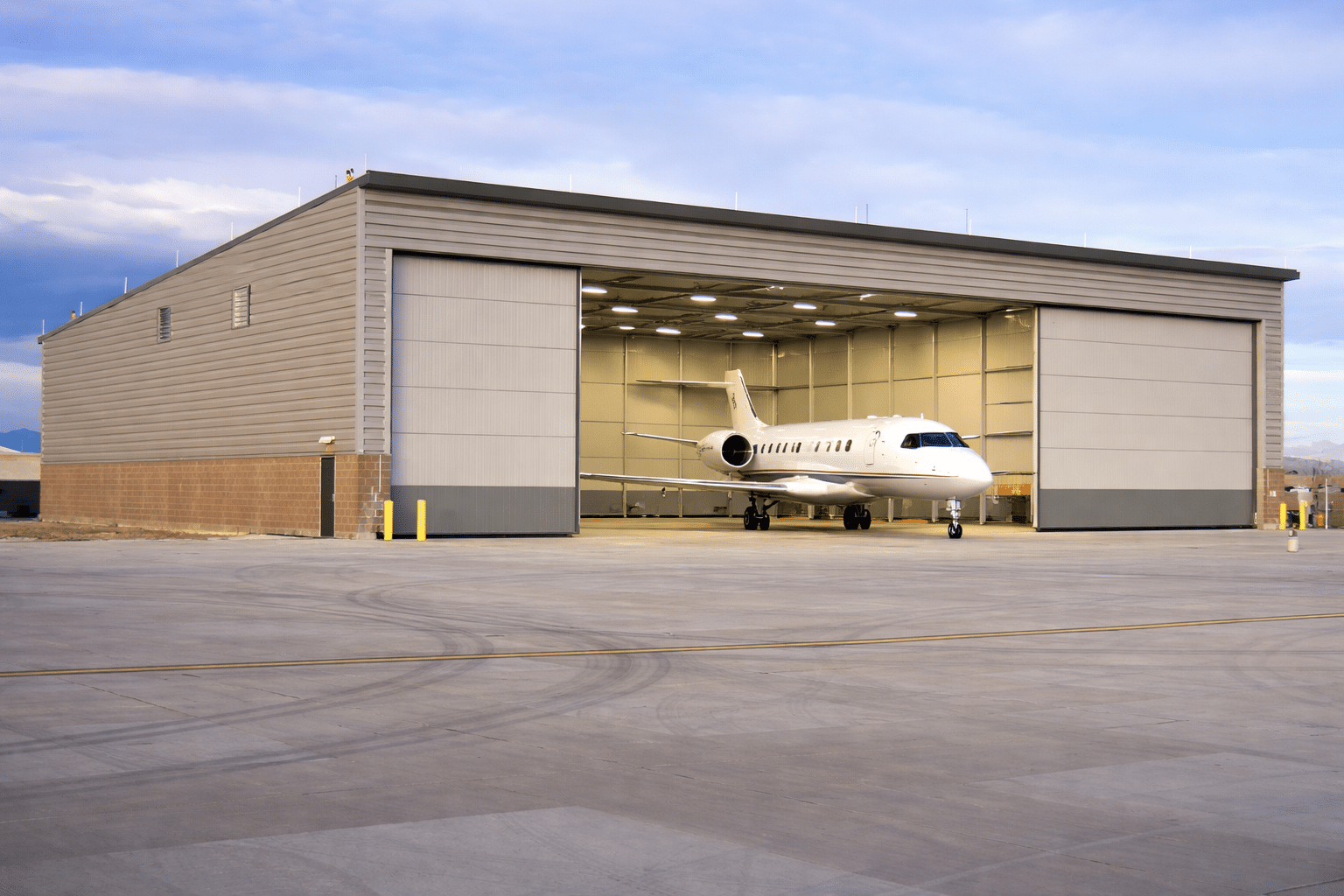 Steel-aircraft-hangar-utah Aircraft hangar building Utah